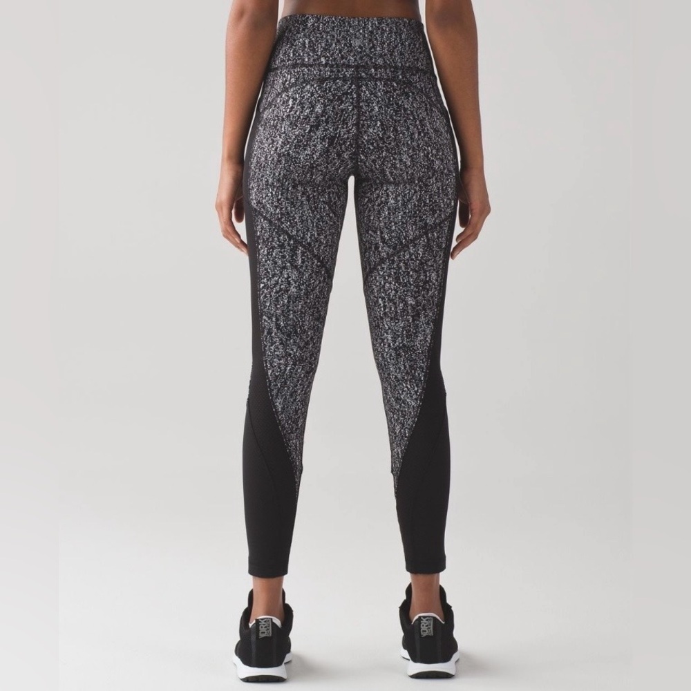 Lululemon Fit Physique Tight Legging Luon Jacquard Black White Size 2 Rare 2016